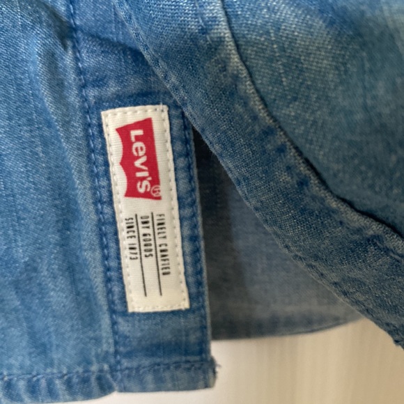Levi’s denim shirt; size large;NWT - Picture 9 of 9